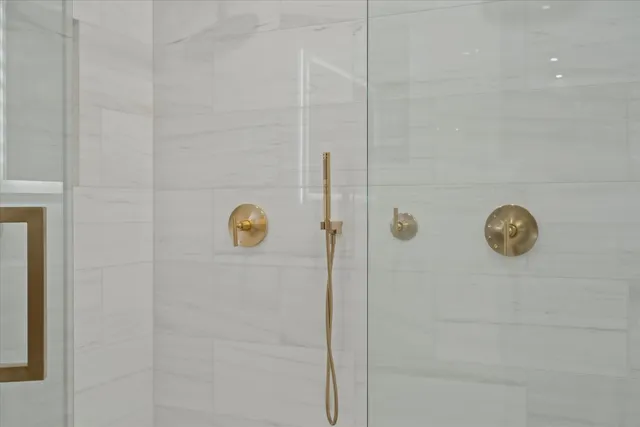 $2,900,000 | 9427 Falling Waters Drive West, Burr Ridge, IL 60527