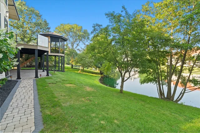 $2,900,000 | 9427 Falling Waters Drive West, Burr Ridge, IL 60527