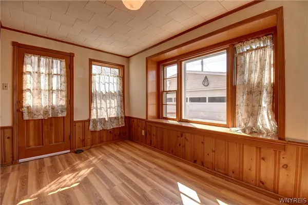 $215,000 | 244 Renwood Avenue, Tonawanda, NY 14217