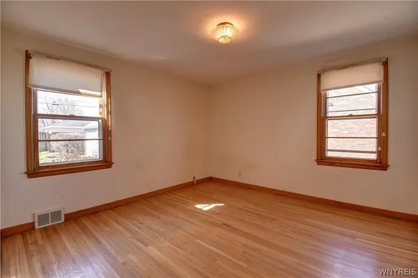 $215,000 | 244 Renwood Avenue, Tonawanda, NY 14217