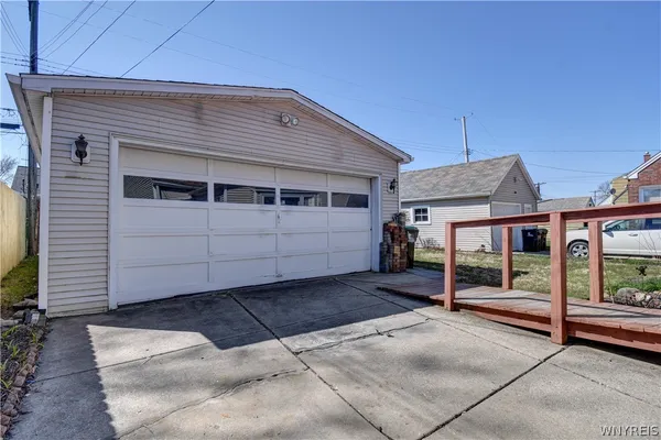 $215,000 | 244 Renwood Avenue, Tonawanda, NY 14217