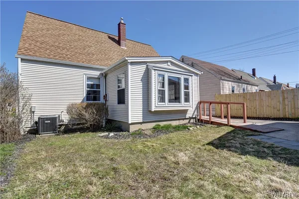 $215,000 | 244 Renwood Avenue, Tonawanda, NY 14217