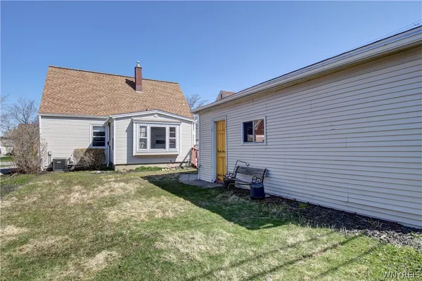 $215,000 | 244 Renwood Avenue, Tonawanda, NY 14217