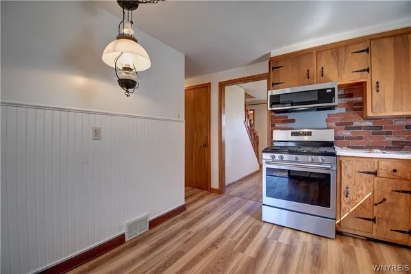 $215,000 | 244 Renwood Avenue, Tonawanda, NY 14217