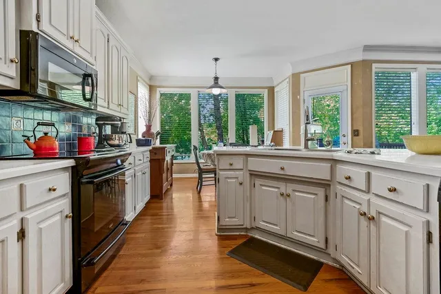 $675,000 | 14602 Grant Lane, Overland Park, KS 66221