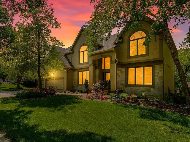$675,000 | 14602 Grant Lane, Overland Park, KS 66221