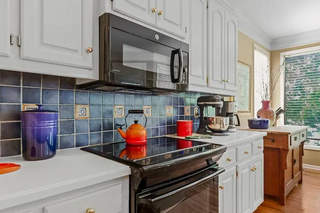 $675,000 | 14602 Grant Lane, Overland Park, KS 66221