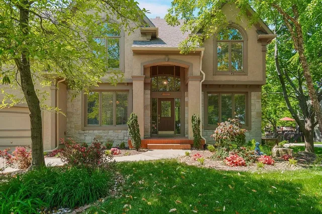 $675,000 | 14602 Grant Lane, Overland Park, KS 66221