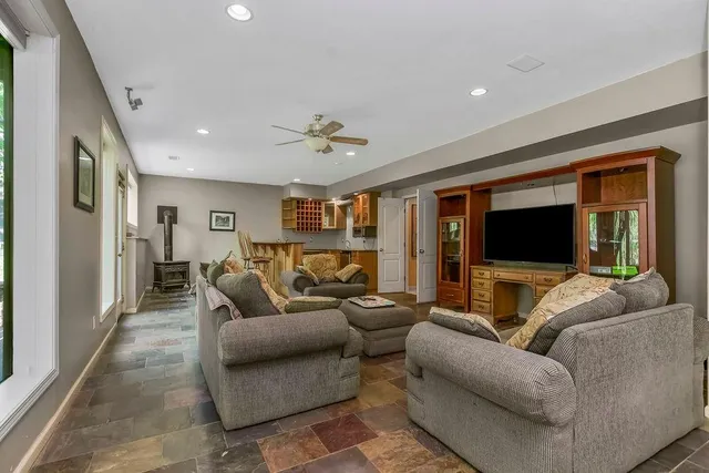 $675,000 | 14602 Grant Lane, Overland Park, KS 66221