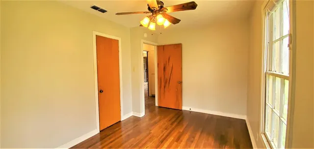 $1,800 | 1111 Ave A, Denton, TX 76201