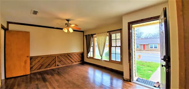 $1,800 | 1111 Ave A, Denton, TX 76201