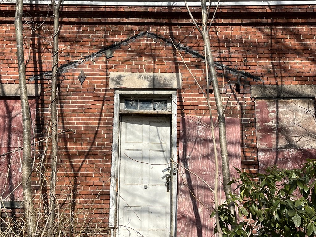 142 Hockanum Road Hadley, MA 01035 - Photo 3 of 42 Gallery Image 3