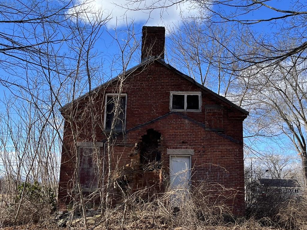142 Hockanum Road Hadley, MA 01035 - Photo 4 of 42 Gallery Image 4