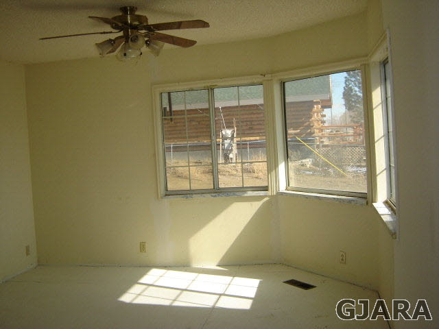 1306 M M 1/4 Road Loma, CO 81524 - Photo 4 of 19 Gallery Image 4
