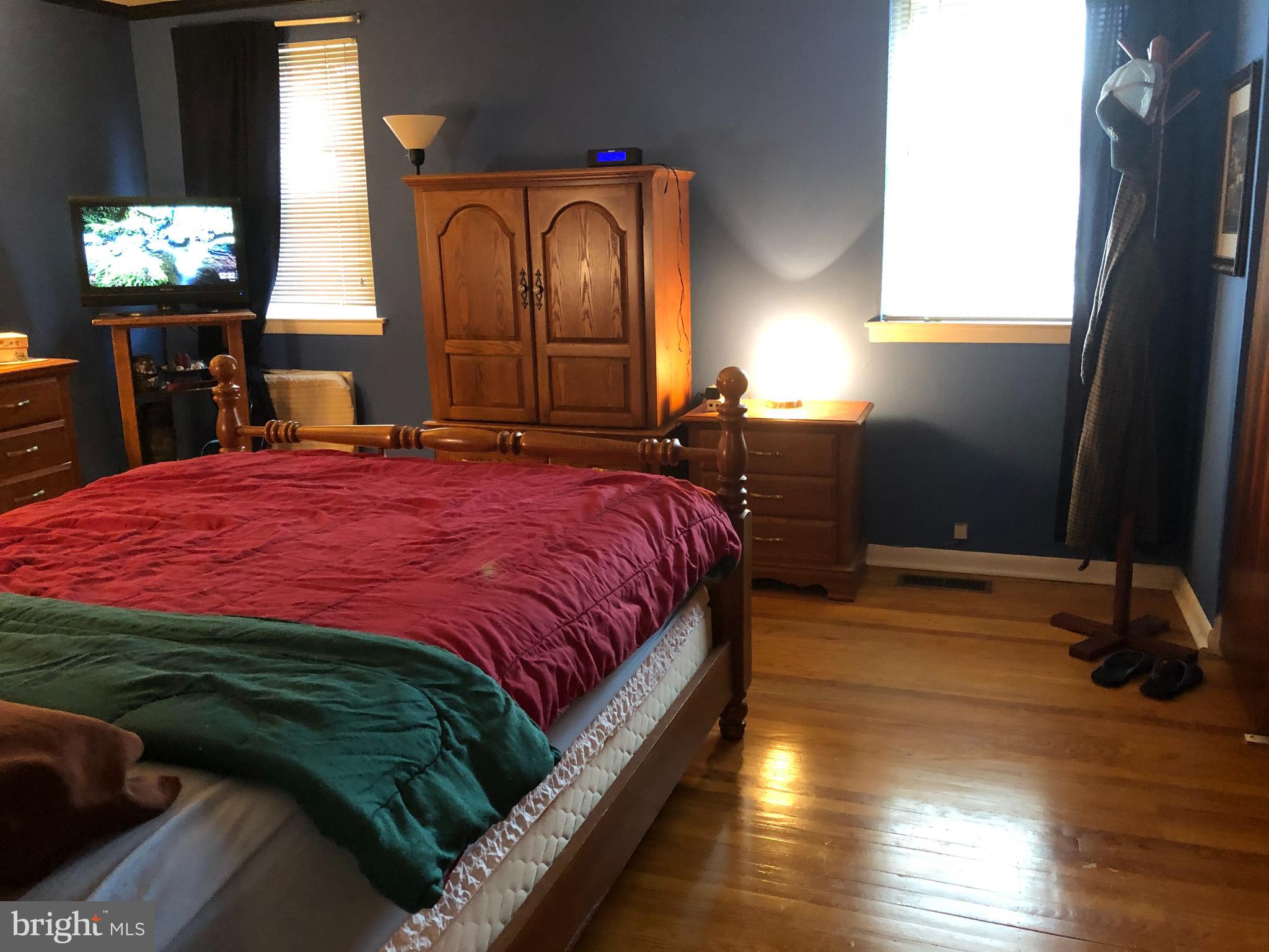 9170 Ryerson Road Philadelphia, PA 19114 - Photo 14 of 35 Large Main Bedroom w/Hardwood Floors