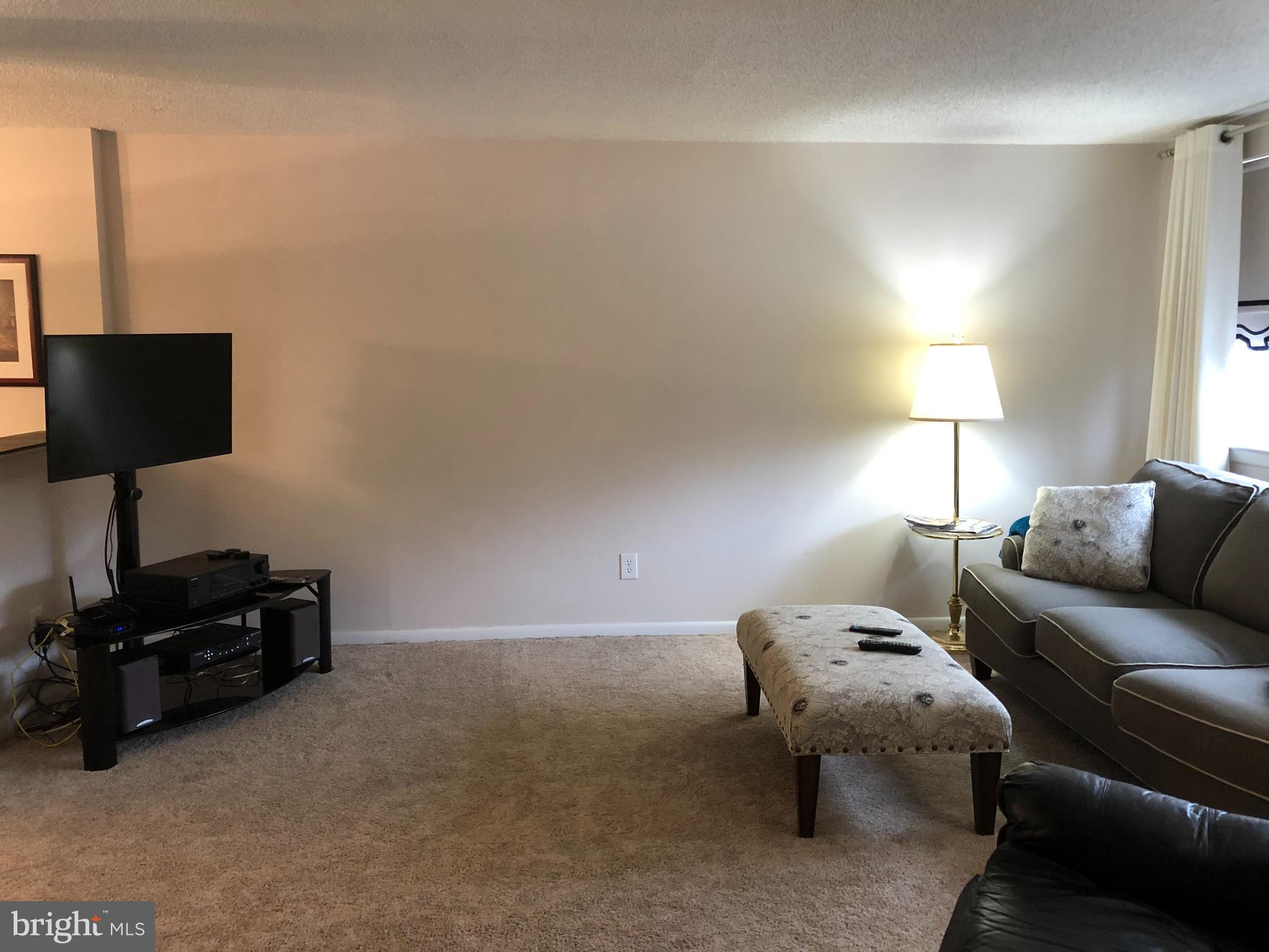 9170 Ryerson Road Philadelphia, PA 19114 - Photo 8 of 35 Living Room