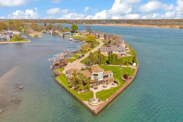 $1,599,999 | 523 Lathrop Avenue, Algonac, MI 48001