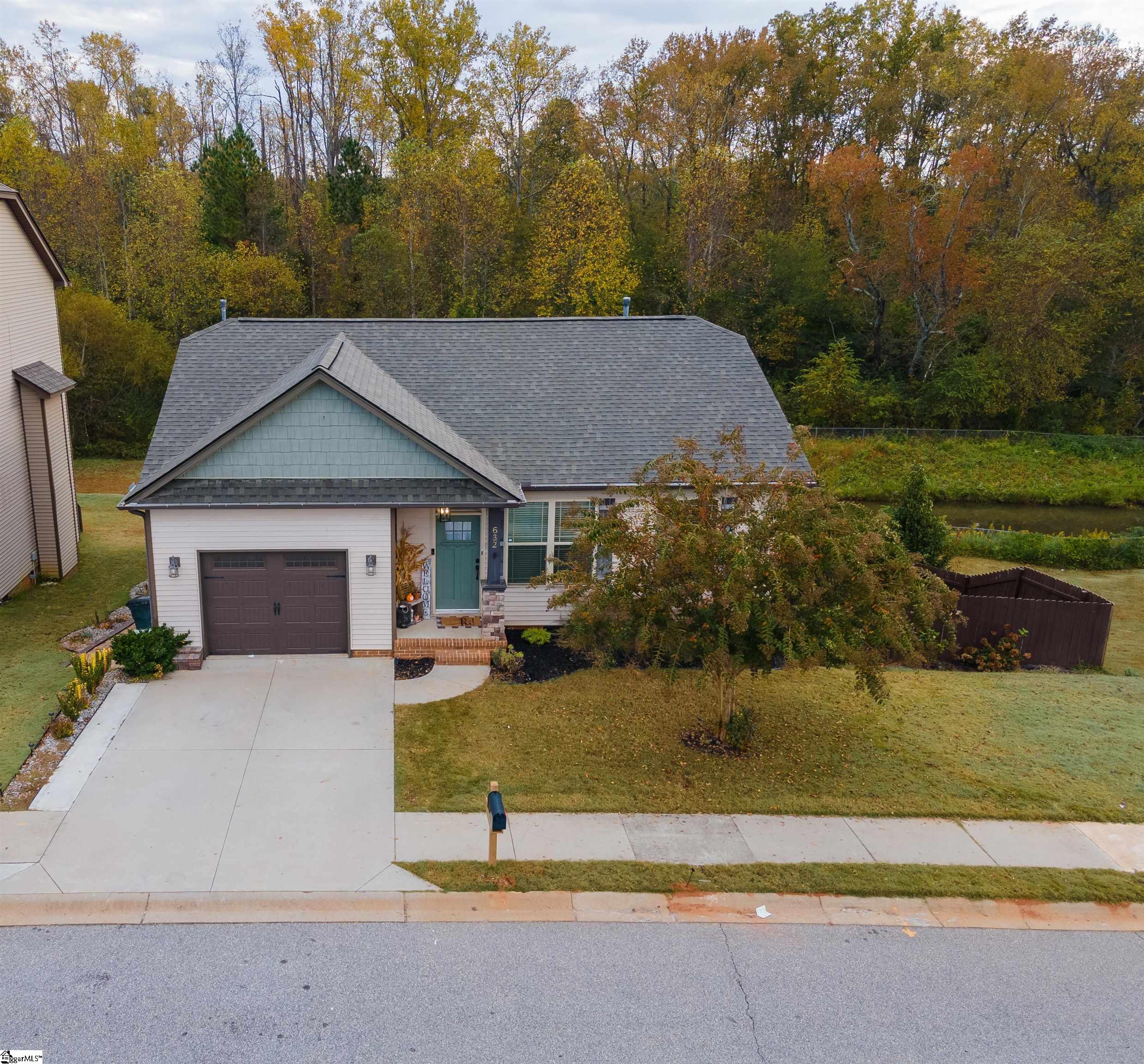 632 Chartwell Drive Greer, SC 29650 - Photo 2 of 28