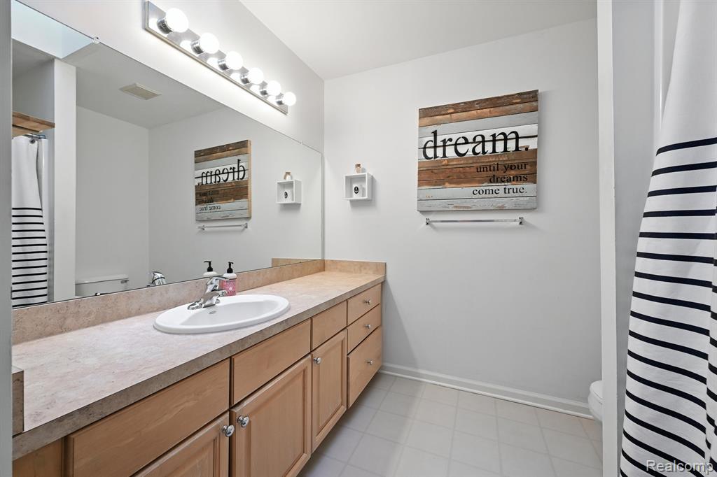 16836 Farmington Road Livonia, MI 48154 - Photo 18 of 24 Gallery Image 18