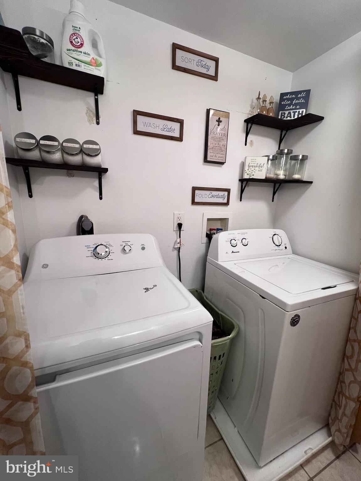 449 Via Cascata Drive Clementon, NJ 08021 - Photo 14 of 16 a utility room with dryer and washer