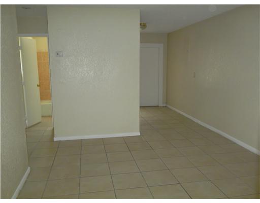1176 West 32nd Street Riviera Beach, FL 33404 - Photo 5 of 10