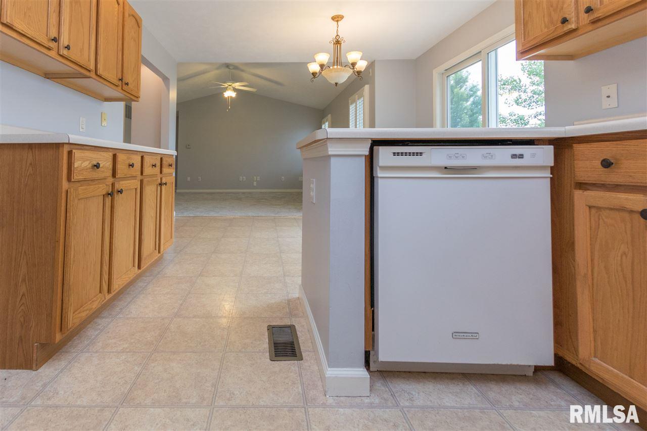 1922 Cobblestone Washington, IL 61571 - Photo 16 of 36 Gallery Image 16