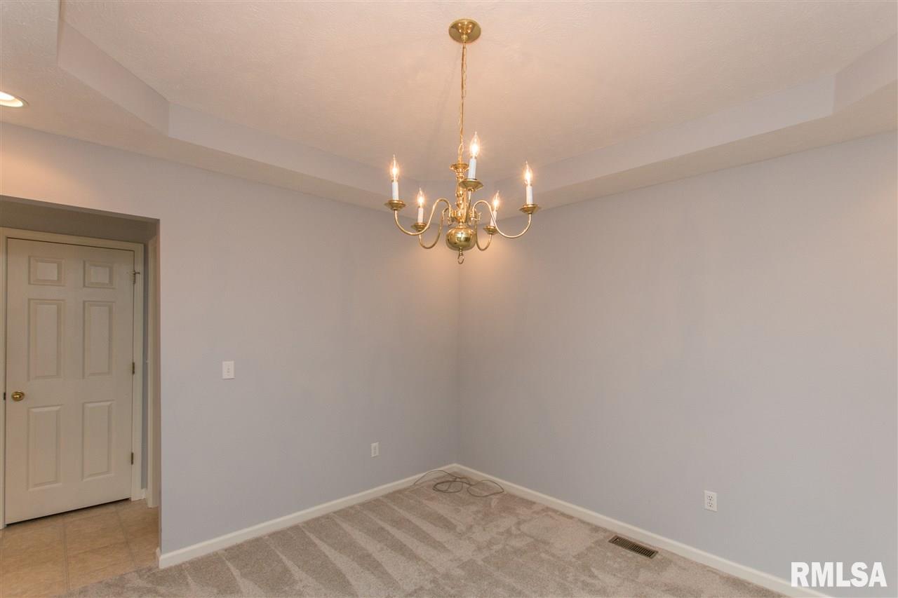 1922 Cobblestone Washington, IL 61571 - Photo 3 of 36 Gallery Image 3