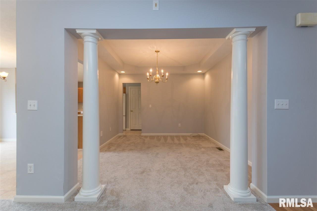 1922 Cobblestone Washington, IL 61571 - Photo 4 of 36 Gallery Image 4