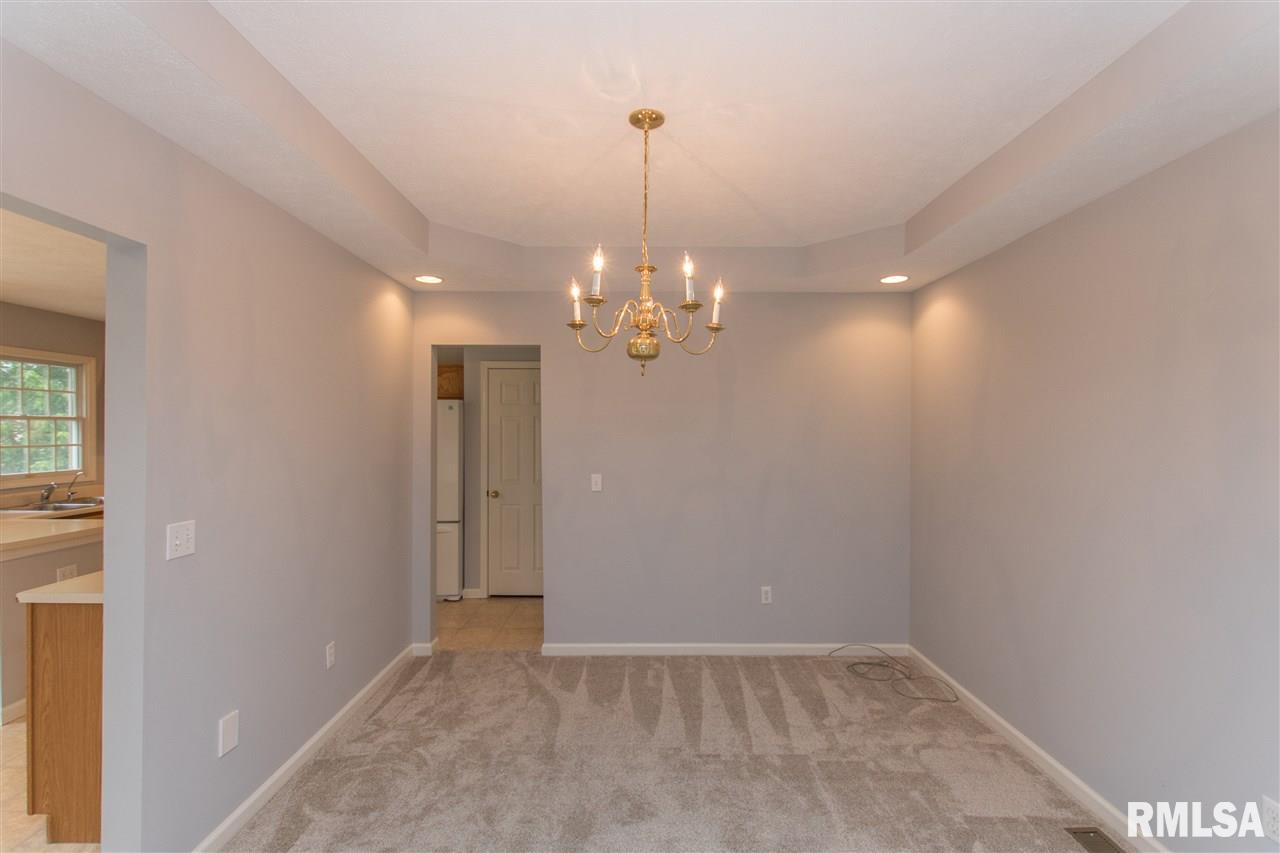 1922 Cobblestone Washington, IL 61571 - Photo 5 of 36 Gallery Image 5