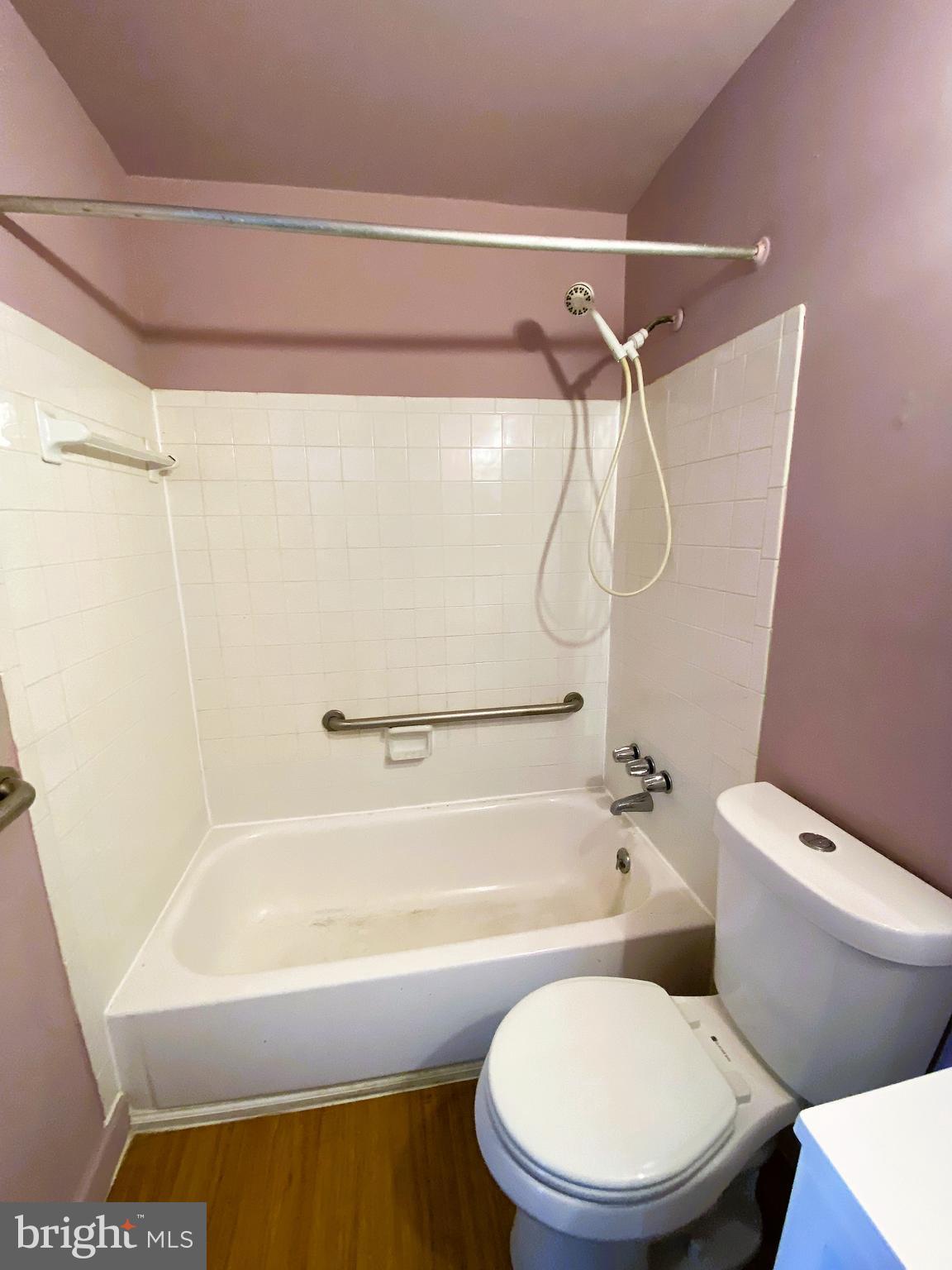 14421 Gunstock Court, Unit 4R Silver Spring, MD 20906 - Photo 10 of 44 Owners suit full bath!