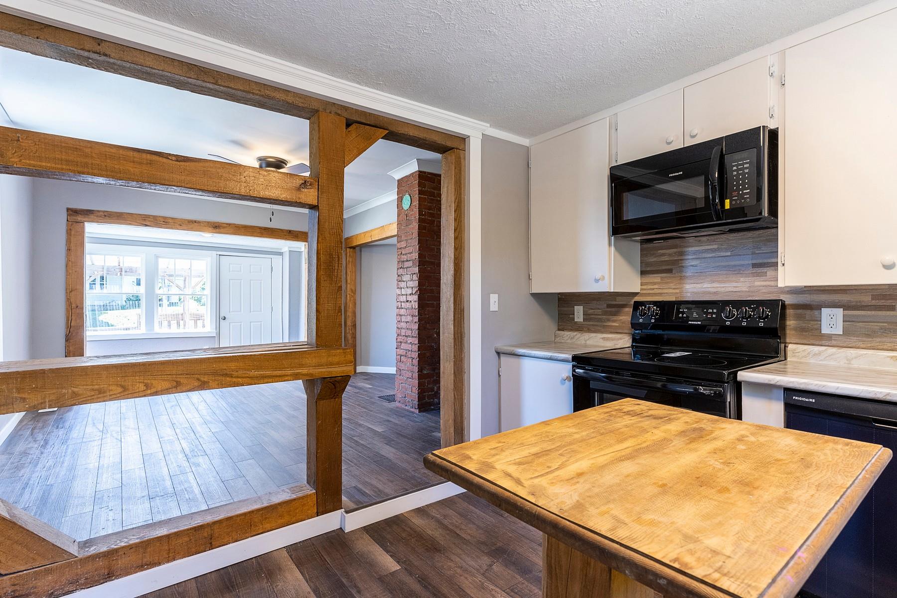 730 Division Street Huntington, IN 46750 - Photo 3 of 32 Gallery Image 3