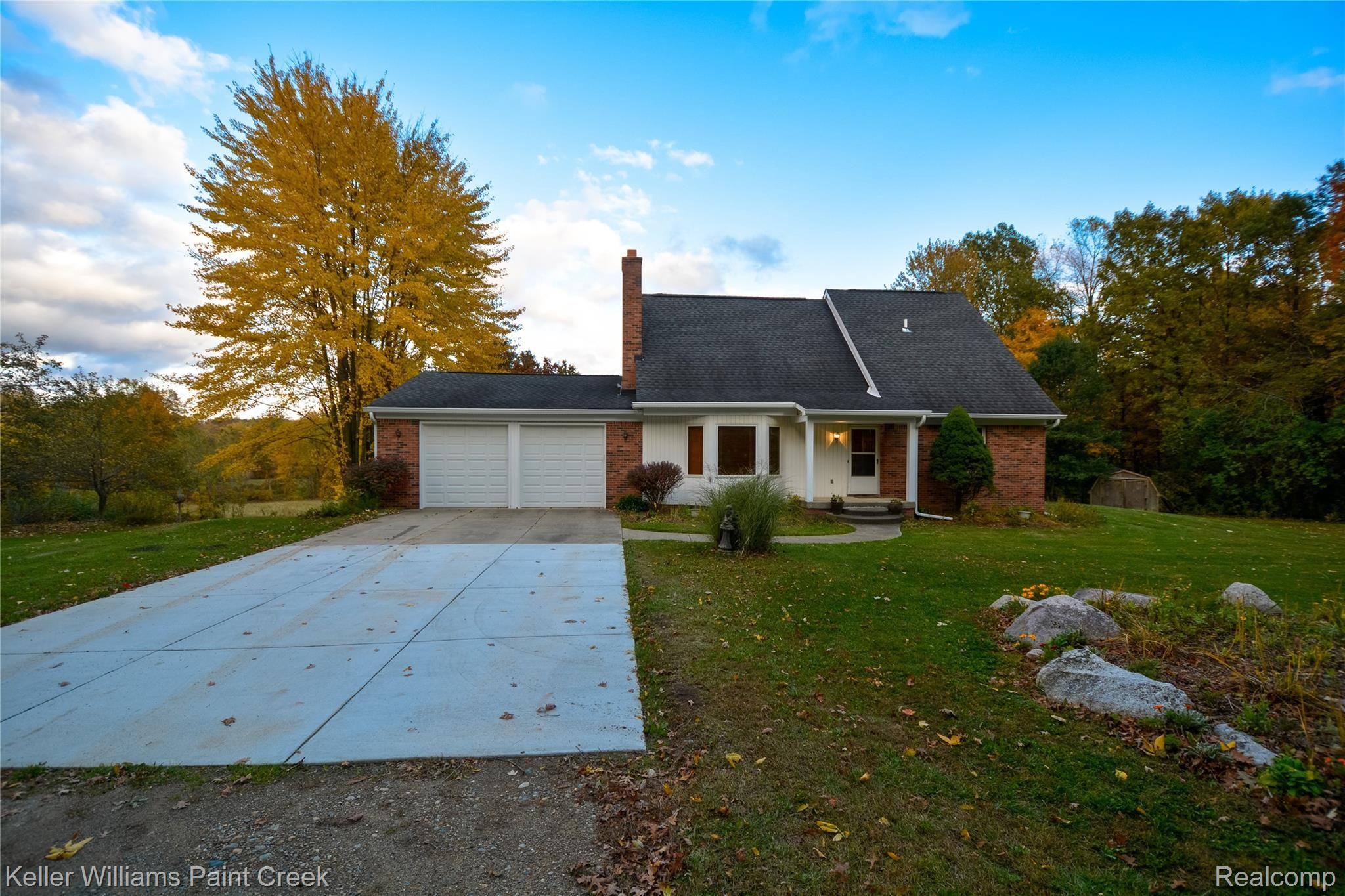 3152 Curtis Road Leonard, MI 48367 - Photo 8 of 36 ExtFront05.jpg