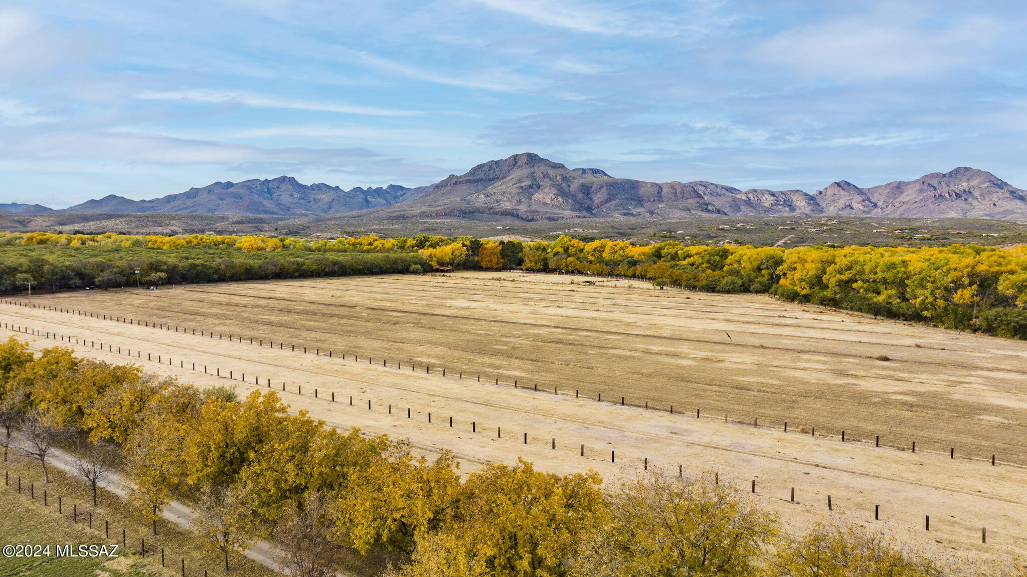 45 Clark Crossing Road Tumacacori, AZ 85640 - Photo 46 of 50 a view of an ocean and a mountain