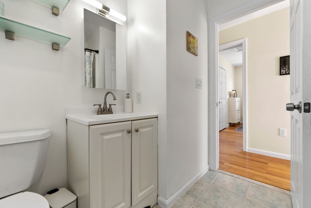 4 Alpine Court Gloucester, MA 01930 - Photo 17 of 38
