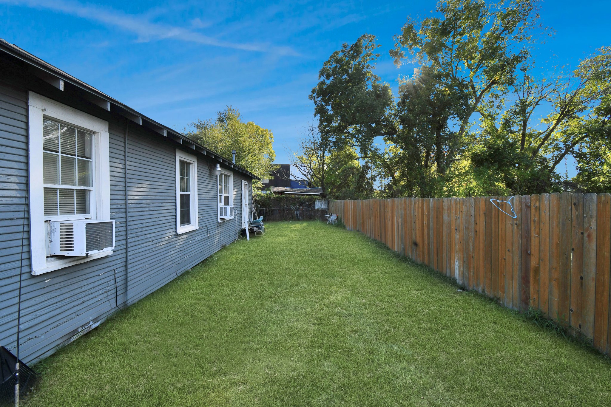 3818 Drew Street Houston, TX 77004 - Photo 27 of 35 a view of backyard with green space