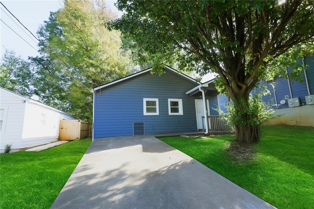 1056 Grant Way Southeast Atlanta, GA 30315 - Photo 2 of 17