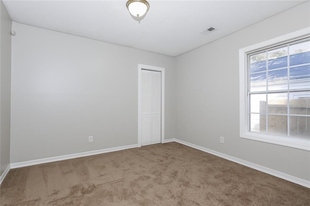 1056 Grant Way Southeast Atlanta, GA 30315 - Photo 8 of 17