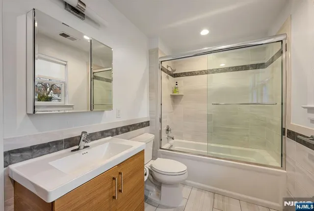 $1,150,000 | 681 Palisade Avenue, Teaneck, NJ 07666