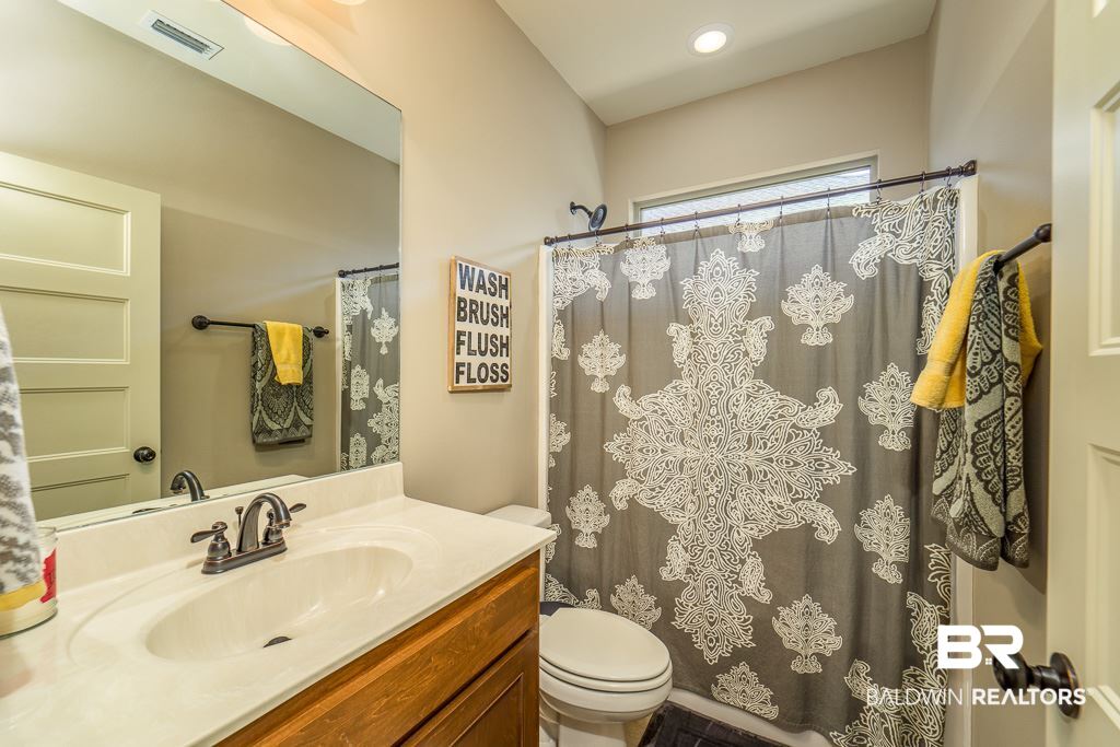 8668 Rosedown Lane Daphne, AL 36526 - Photo 14 of 19 Guest Bath