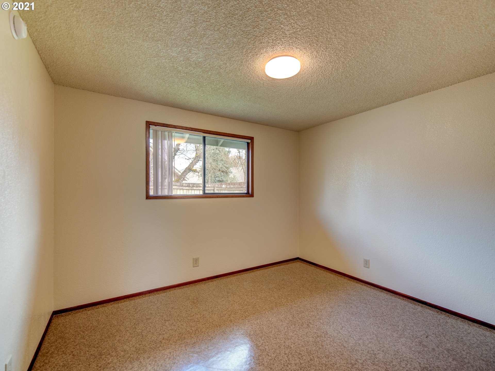 2791 Gilham Road Eugene, OR 97408 - Photo 14 of 22 Gallery Image 14