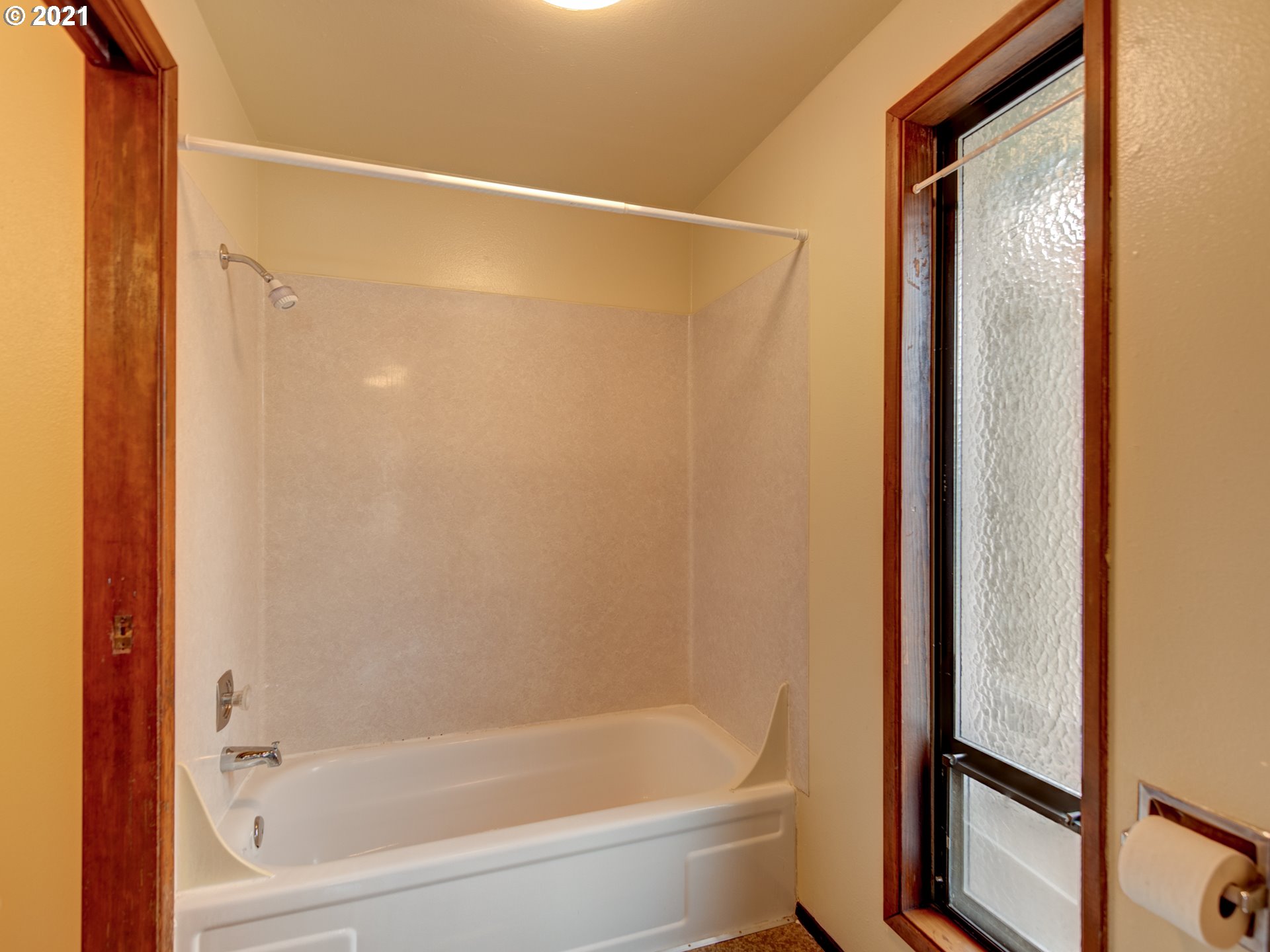 2791 Gilham Road Eugene, OR 97408 - Photo 16 of 22 Gallery Image 16