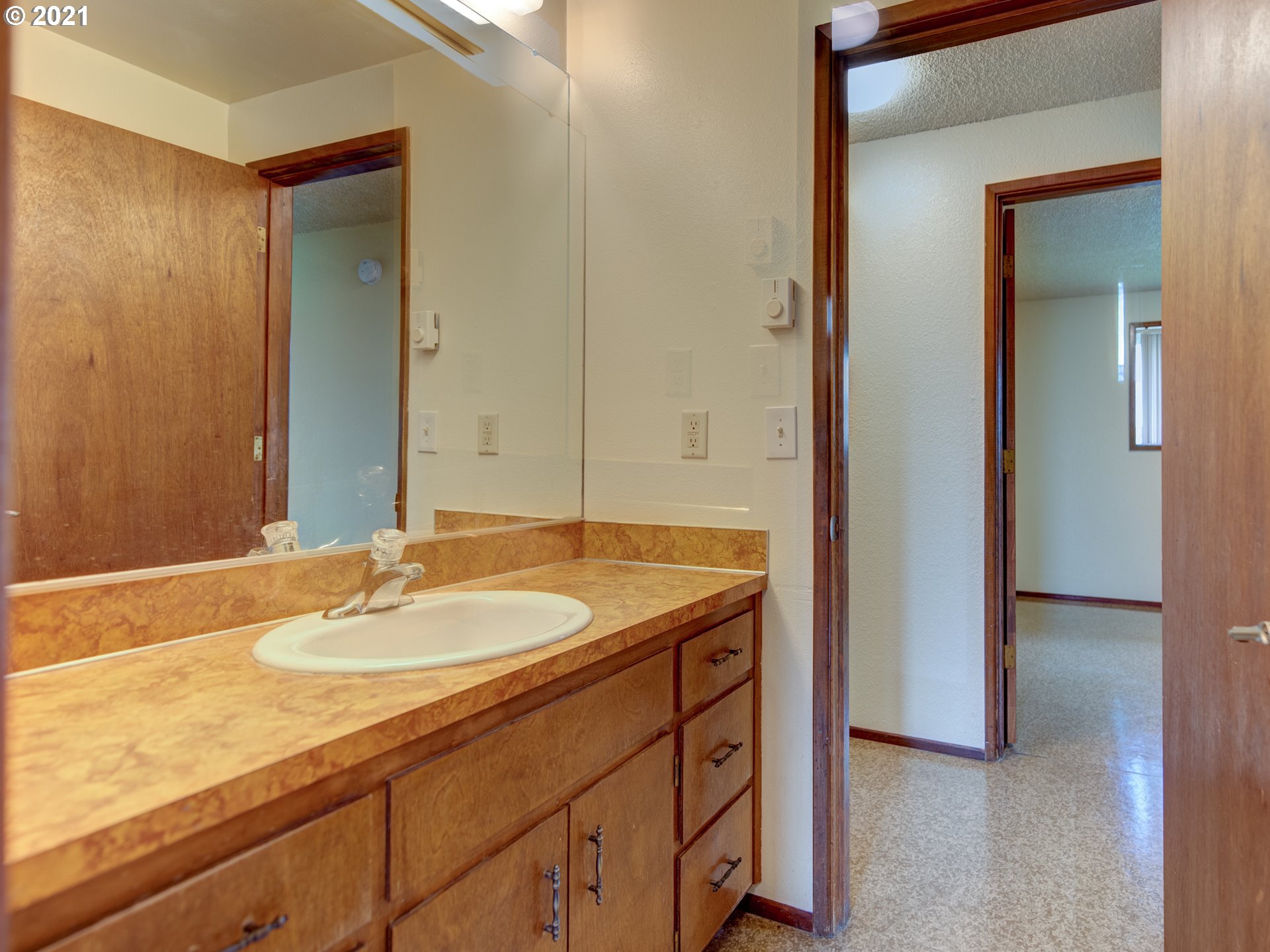 2791 Gilham Road Eugene, OR 97408 - Photo 17 of 22 Gallery Image 17