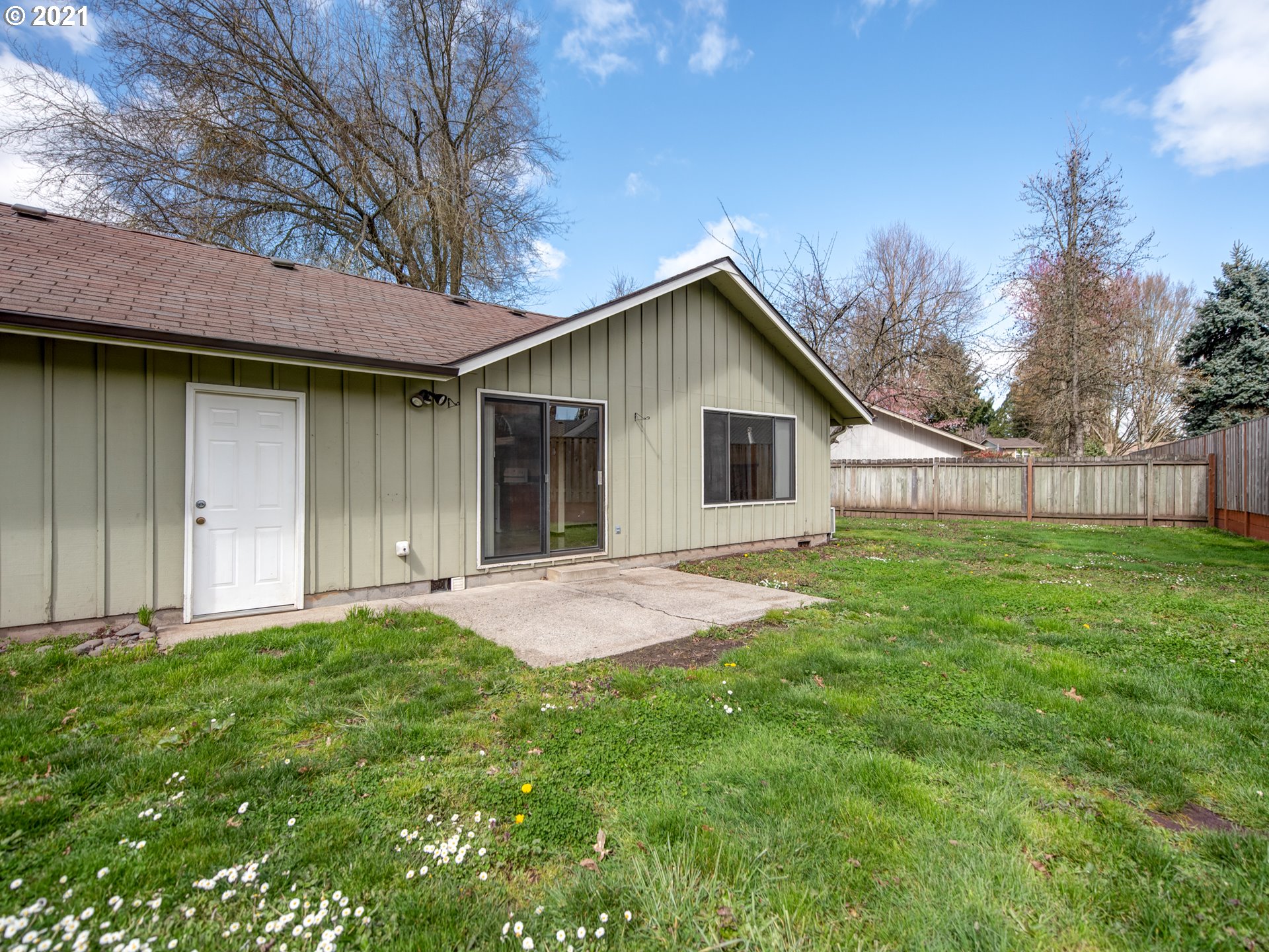 2791 Gilham Road Eugene, OR 97408 - Photo 21 of 22 Gallery Image 21