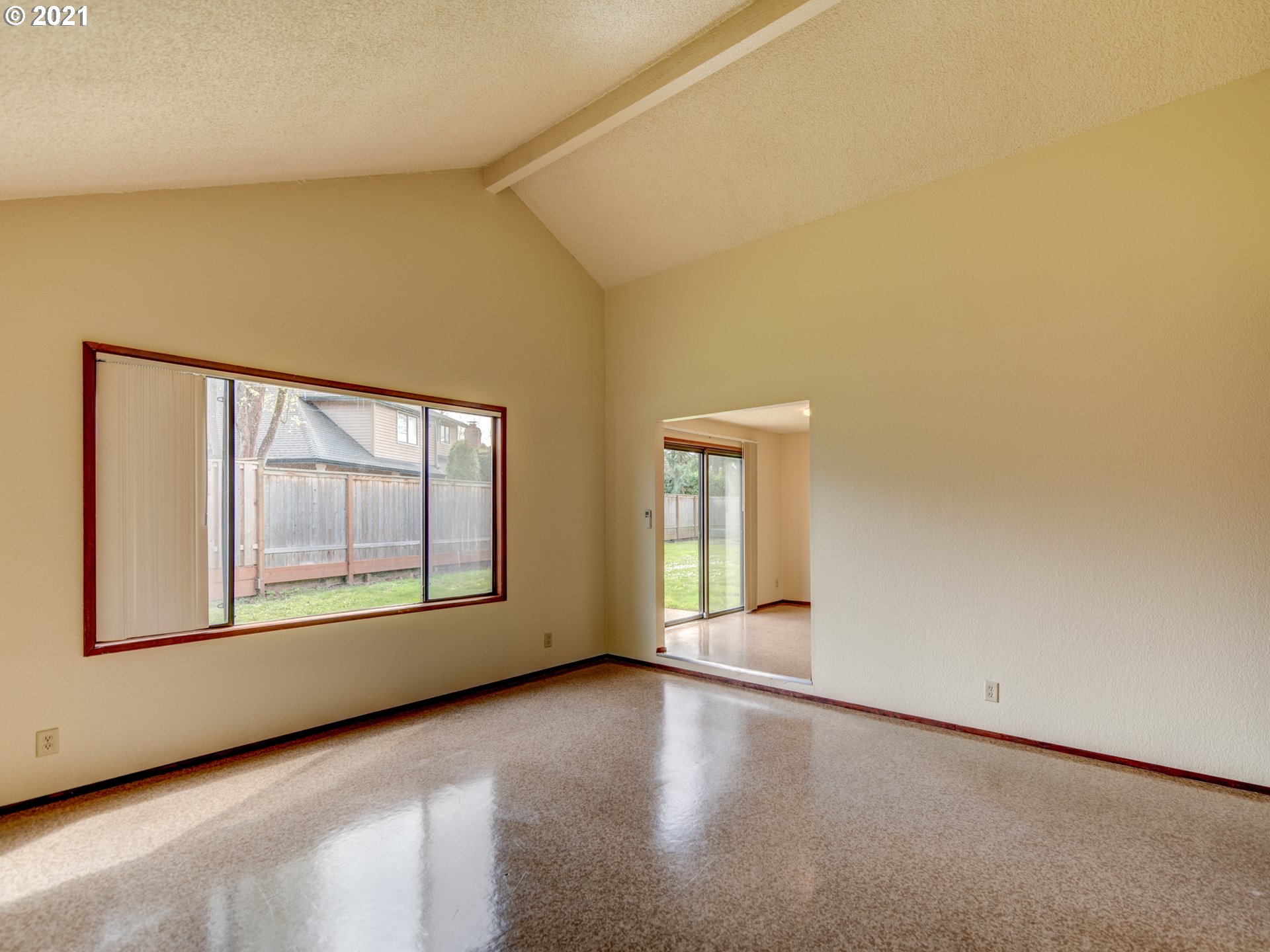 2791 Gilham Road Eugene, OR 97408 - Photo 4 of 22 Gallery Image 4