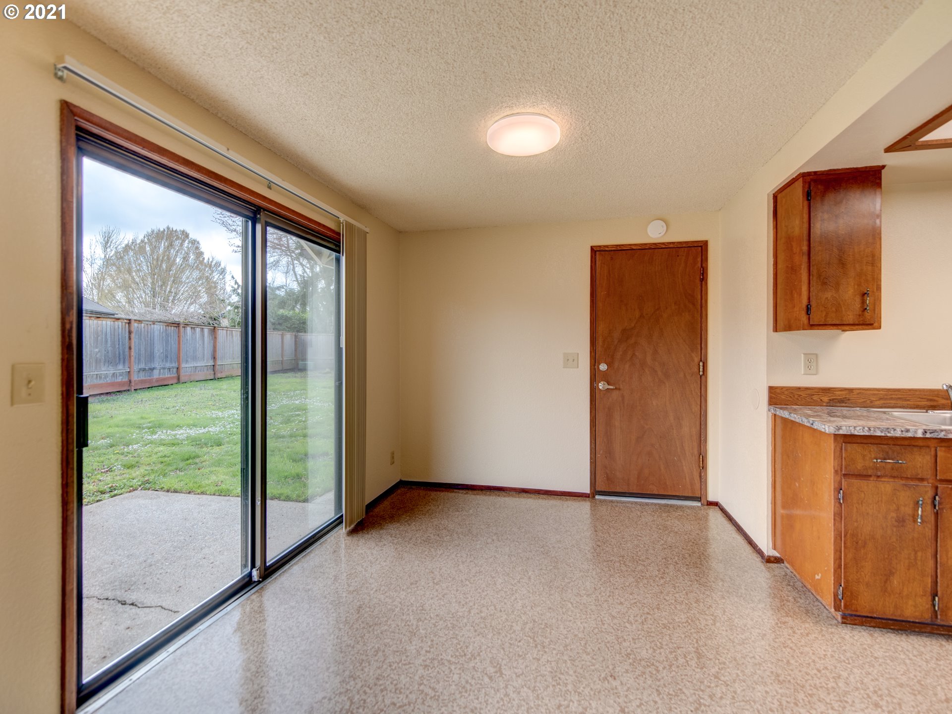2791 Gilham Road Eugene, OR 97408 - Photo 8 of 22 Gallery Image 8