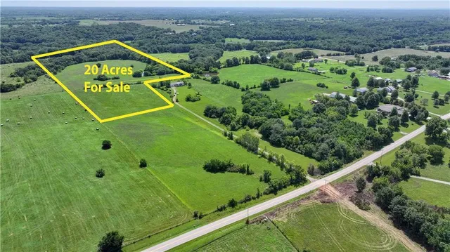 $250,000 | 5775 Southeast W Highway, Lathrop, MO 64465