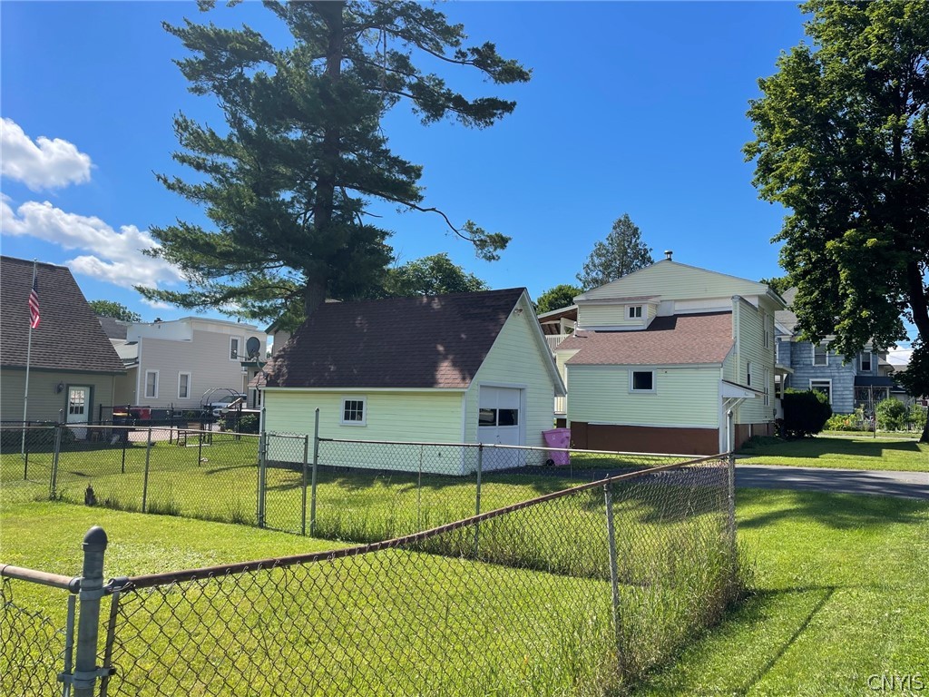 401 Stone Street Oneida, NY 13421 - Photo 7 of 31 Fenced area in yard