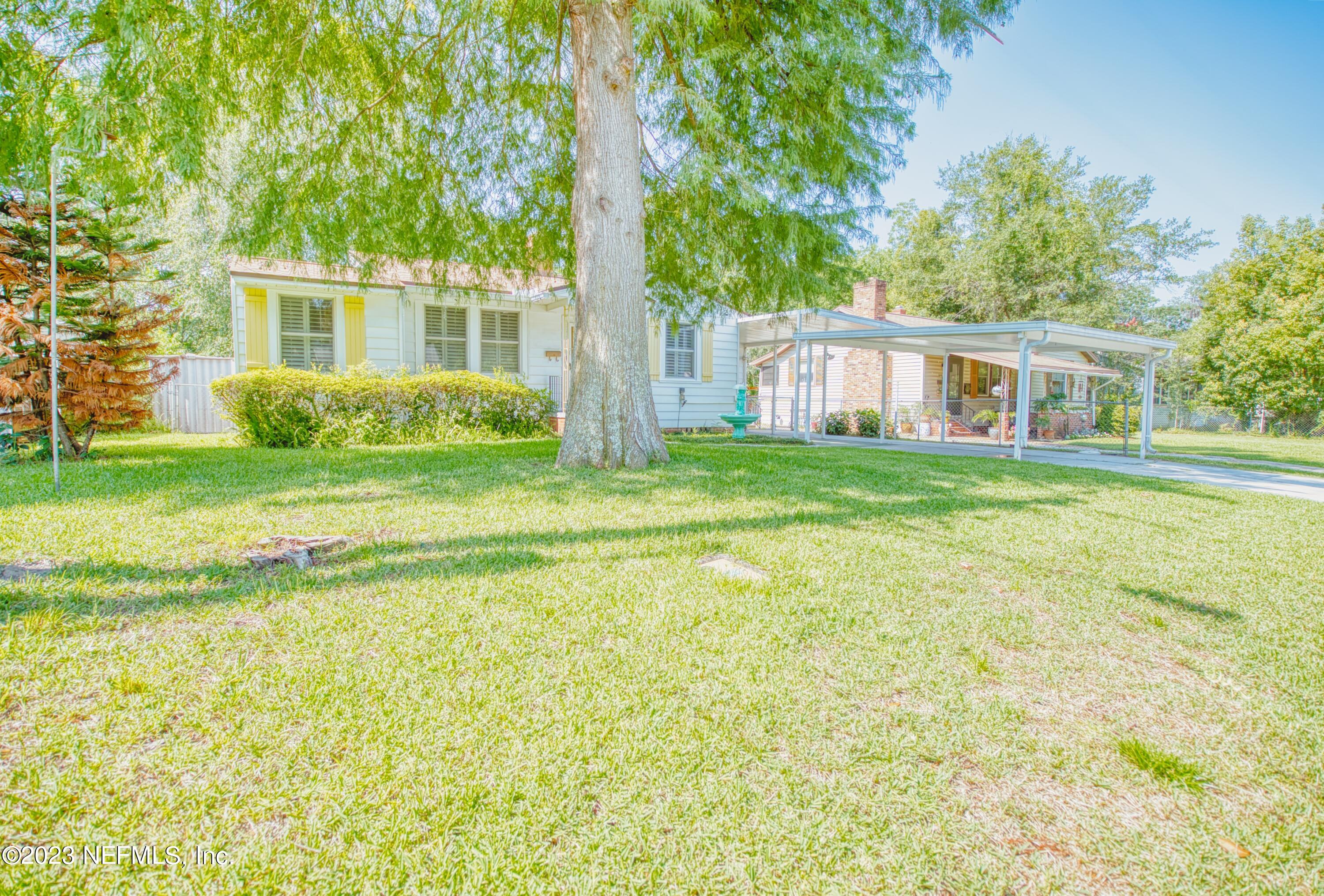 5344 Appleton Avenue Jacksonville, FL 32210 - Photo 3 of 44 a house view with a garden space
