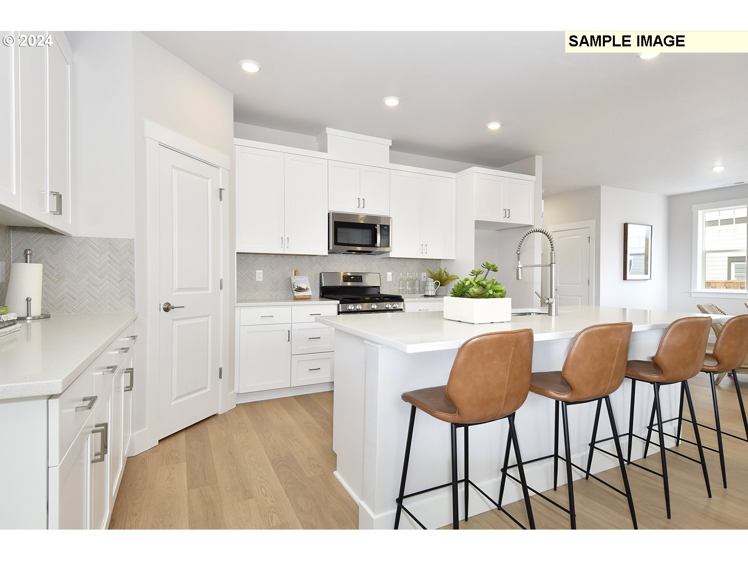 12625 Southwest Strobel Road Beaverton, OR 97007 - Photo 2 of 40 Gallery Image 2