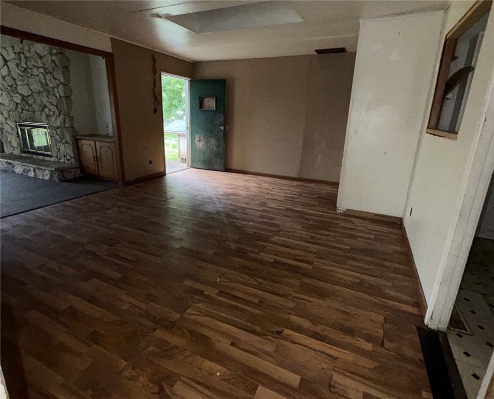 111 Forrest Avenue Paris, IL 61944 - Photo 7 of 15